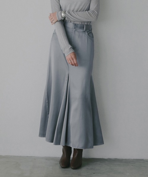 MANOF(マノフ)の「SATIN STITCH SKIRT(スカート・レディース・ベージュ/ブルー/ブラック・M/S)」の3枚目の写真