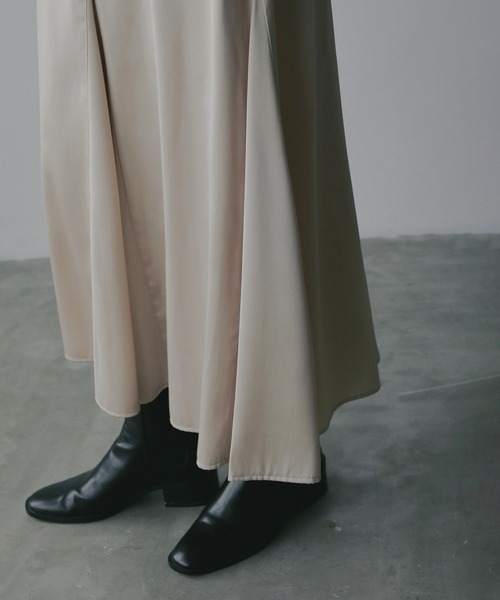 MANOF(マノフ)の「SATIN STITCH SKIRT(スカート・レディース・ベージュ/ブルー/ブラック・M/S)」の12枚目の写真