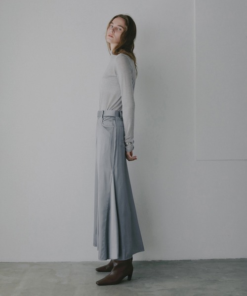MANOF(マノフ)の「SATIN STITCH SKIRT(スカート・レディース・ベージュ/ブルー/ブラック・M/S)」の14枚目の写真
