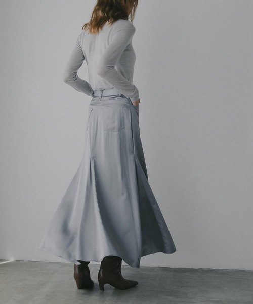 MANOF(マノフ)の「SATIN STITCH SKIRT(スカート・レディース・ベージュ/ブルー/ブラック・M/S)」の18枚目の写真
