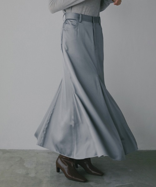 MANOF(マノフ)の「SATIN STITCH SKIRT(スカート・レディース・ベージュ/ブルー/ブラック・M/S)」の16枚目の写真