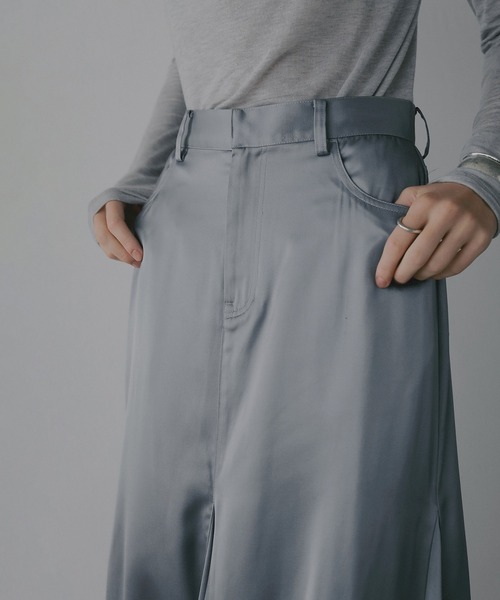 MANOF(マノフ)の「SATIN STITCH SKIRT(スカート・レディース・ベージュ/ブルー/ブラック・M/S)」の21枚目の写真
