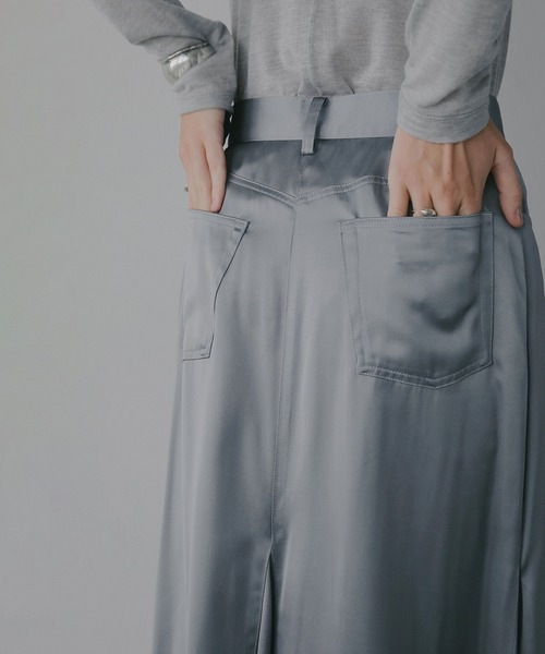 MANOF(マノフ)の「SATIN STITCH SKIRT(スカート・レディース・ベージュ/ブルー/ブラック・M/S)」の22枚目の写真