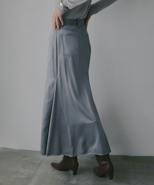 MANOF(マノフ)の「SATIN STITCH SKIRT(スカート・レディース・ベージュ/ブルー/ブラック・M/S)」の20枚目の写真