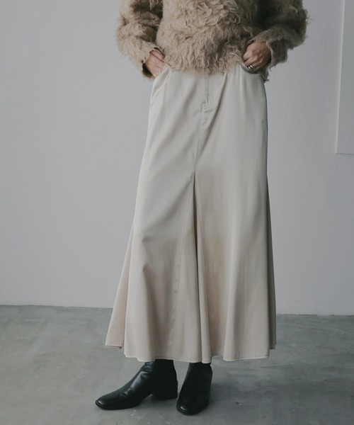 MANOF(マノフ)の「SATIN STITCH SKIRT(スカート・レディース・ベージュ/ブルー/ブラック・M/S)」の6枚目の写真