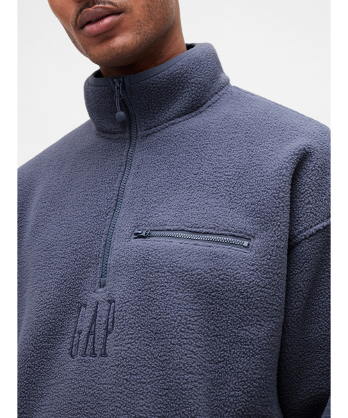 GAP（ギャップ）の「ボア オーバーサイズ ハーフジップ GAPロゴプルオーバー（スウェット・メンズ・ブルー系その他/ピンク/ブラック/ブルー/グレー・XS/S/M/L/XL）」の18枚目の写真