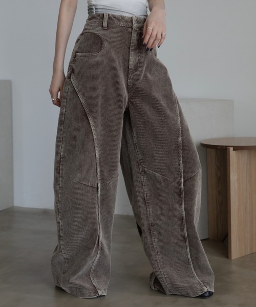 VACANCY（ヴァカンシー）の「ウォッシュ加工切替コーデュロイワイドパンツ/セットアップ（その他パンツ・レディース・ブラウン/ブルー・SMALL/MEDIUM/LARGE）」の17枚目の写真