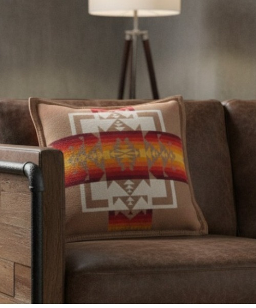 PENDLETON（ペンドルトン）の「【PENDLTON:ペンドルトン】CHIEF JOSEPH PILLOW/インテリア・クッション（クッション/クッションカバー・レディース・ブルー系その他/ピンク系その他/ブラウン系その他・FREE）」の2枚目の写真