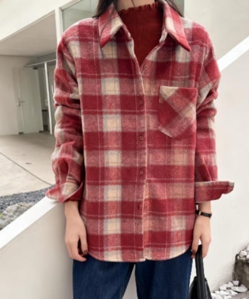 FAVORITO（ファヴォリート）の「チェック柄シャツ（シャツ/ブラウス・レディース・ブルー/ブラック/モカ/レッド・F）」の4枚目の写真
