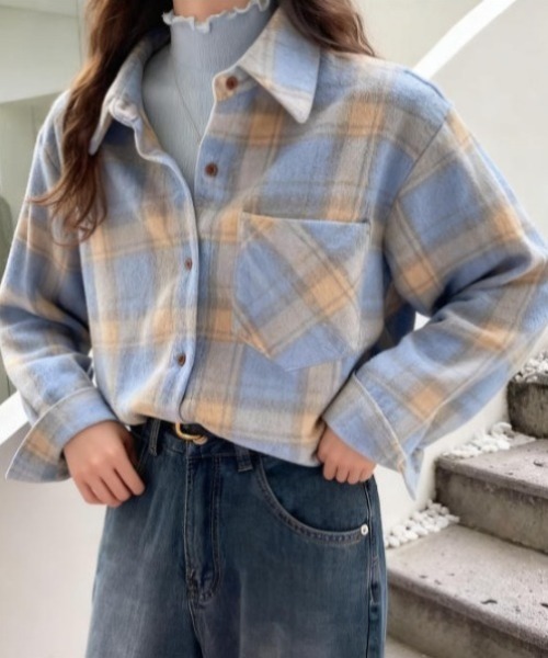 FAVORITO（ファヴォリート）の「チェック柄シャツ（シャツ/ブラウス・レディース・ブルー/ブラック/モカ/レッド・F）」の3枚目の写真