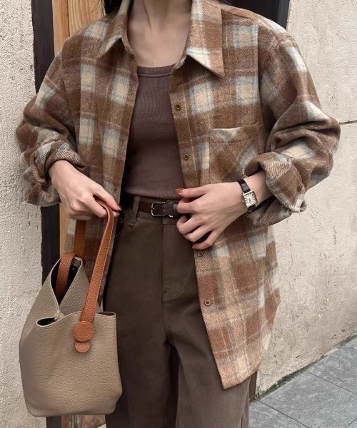 FAVORITO（ファヴォリート）の「チェック柄シャツ（シャツ/ブラウス・レディース・ブルー/ブラック/モカ/レッド・F）」の8枚目の写真