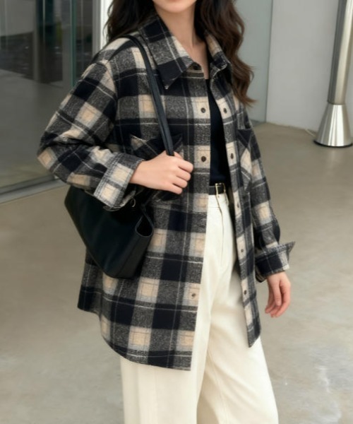 FAVORITO（ファヴォリート）の「チェック柄シャツ（シャツ/ブラウス・レディース・ブルー/ブラック/モカ/レッド・F）」の17枚目の写真