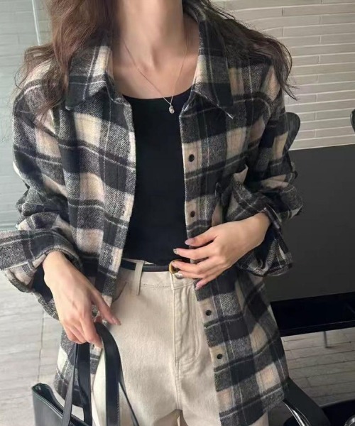 FAVORITO（ファヴォリート）の「チェック柄シャツ（シャツ/ブラウス・レディース・ブルー/ブラック/モカ/レッド・F）」の16枚目の写真