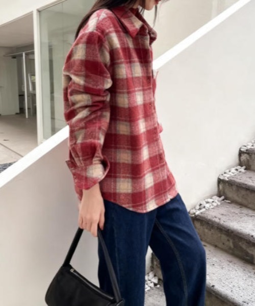FAVORITO（ファヴォリート）の「チェック柄シャツ（シャツ/ブラウス・レディース・ブルー/ブラック/モカ/レッド・F）」の11枚目の写真