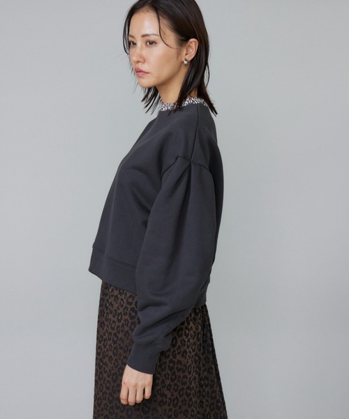 LE SOUK(ルスーク)の「ビジュー衿裏毛プルオーバー(スウェット・レディース・グレイッシュベージュ/スミクロ・フリー)」の7枚目の写真