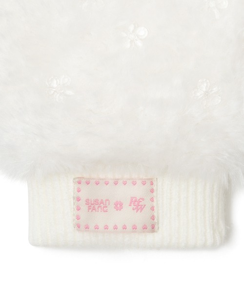 ROCKFISH WEATHERWEAR（ロックフィッシュウェザーウェア）の「[X SUSAN FANG] FURRY BUBBLE GLOVES（手袋・レディース・ホワイト・FREE）」の4枚目の写真