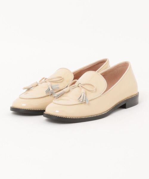 inter-chaussures（インターショシュール）の「【INTER-CHAUSSURES】タッセルリボンエナメルモカシューズ(I1620N)（ローファー・レディース・ベージュ/ブラック・36/38/35）」の2枚目の写真