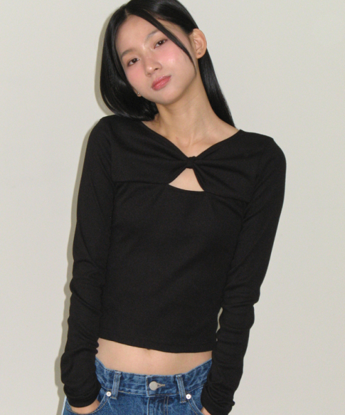 RONRON（ロンロン）の「KNOT RIBBON SLIT LONG SLEEVE BLACK（Tシャツ/カットソー・レディース・その他・FREE）」の2枚目の写真