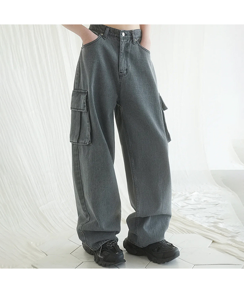 AVANDRESS(アバンドレス )の「real wide cargo pants GREY(デニムパンツ・レディース・その他・X-LARGE/X-SMALL/XX-SMALL/SMALL/MEDIUM/LARGE)」の1枚目の写真