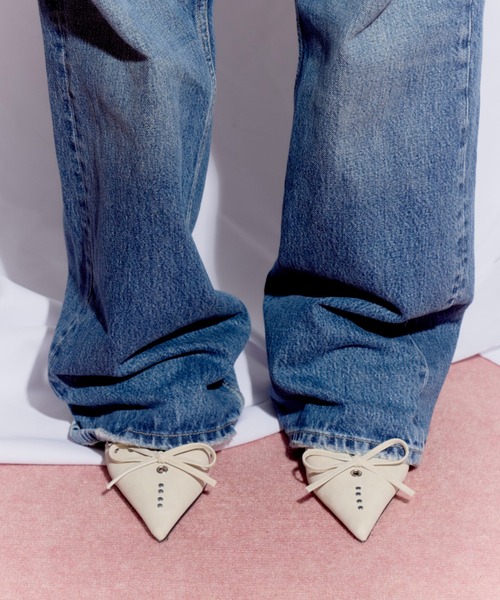 DTYYPE（ドタイプ）の「リボン付きスタッズミュール（パンプス・レディース・ピンク/ホワイト/ブラック・MEDIUM/SMALL/LARGE）」の2枚目の写真
