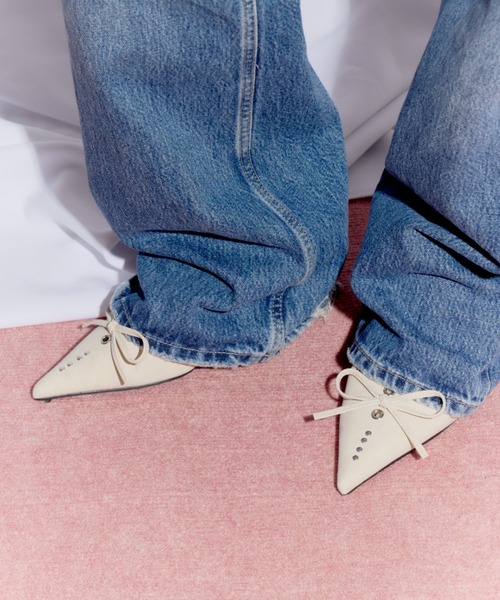 DTYYPE（ドタイプ）の「リボン付きスタッズミュール（パンプス・レディース・ピンク/ホワイト/ブラック・MEDIUM/SMALL/LARGE）」の5枚目の写真