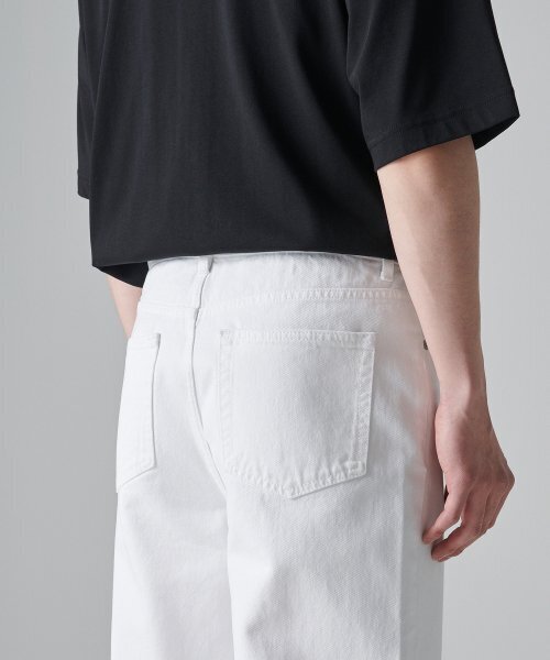 MUSINSA STANDARD（ムシンサスタンダード）の「ルーズストレートデニムパンツ[ホワイト]（デニムパンツ・メンズ・その他・31/33/26/27/28/29/38/42/36/34/32/30/40）」の7枚目の写真