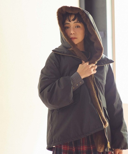 Gready Brilliant（グレディブリリアン）の「取り外しファー中綿フードコート（その他アウター・レディース・ブラウン/ブラック・FREE）」の8枚目の写真