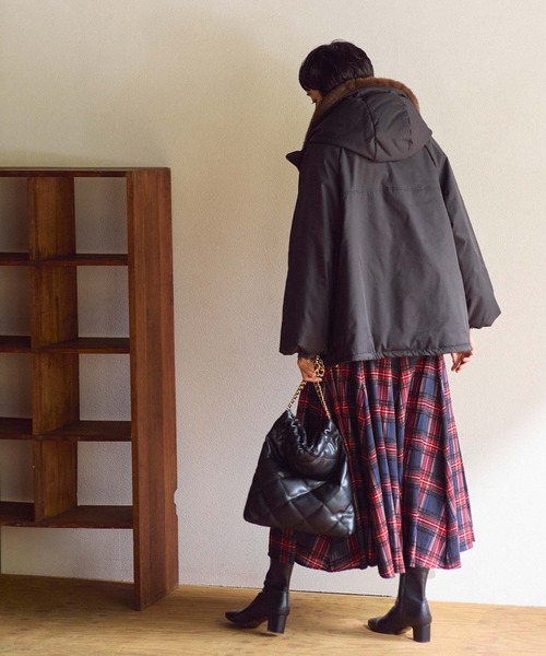 Gready Brilliant（グレディブリリアン）の「取り外しファー中綿フードコート（その他アウター・レディース・ブラウン/ブラック・FREE）」の5枚目の写真