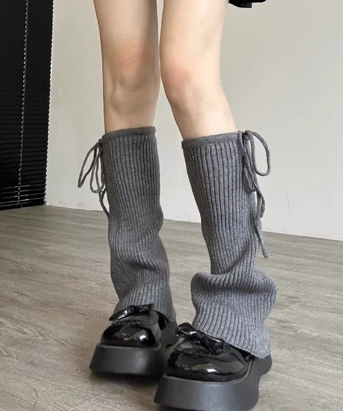 ViViDAY（ビビデー）の「サイドリボンソックスカバー（シューズ小物/雑貨・レディース・オフホワイト/ダークグレー・FREE）」の3枚目の写真