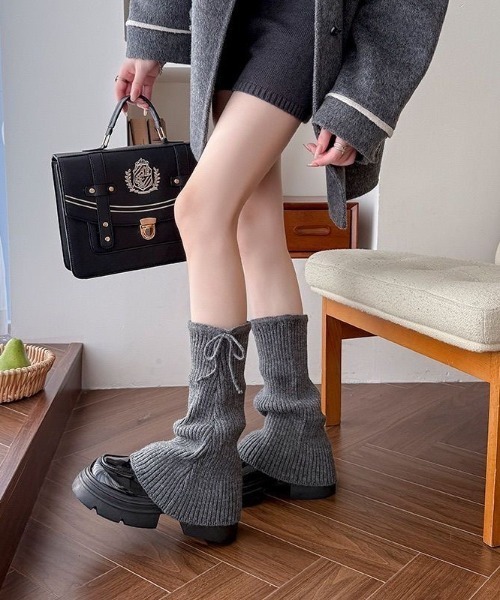 ViViDAY（ビビデー）の「サイドリボンソックスカバー（シューズ小物/雑貨・レディース・オフホワイト/ダークグレー・FREE）」の4枚目の写真