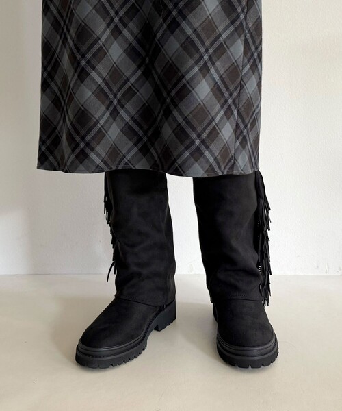 fredy emue（フレディエミュ）の「フリンジロングブーツ（ブーツ・レディース・ブラック・M/L）」の2枚目の写真