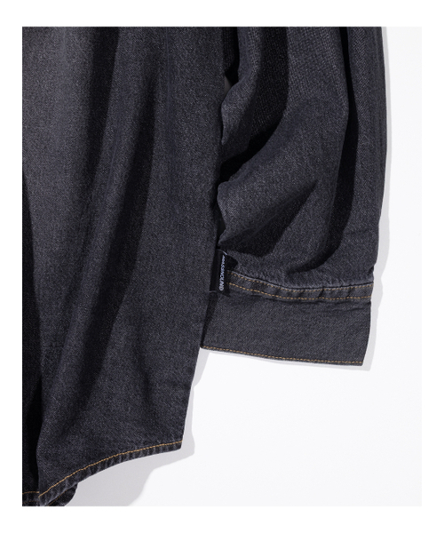 MASSNOUN(マスノウン)の「リラックスウォッシュドデニムポケット長袖シャツMSFST001-BK(シャツ/ブラウス・レディース・その他・MEDIUM/LARGE/X-LARGE)」の5枚目の写真