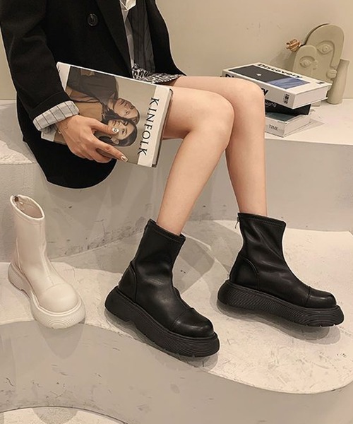 shoes365（シューズスリーシックスファイヴ）の「厚底ショートブーツ（ブーツ・レディース・ブラック/ホワイト・23.0cm/23.5cm/24.0cm/24.5cm/25.0cm）」の6枚目の写真