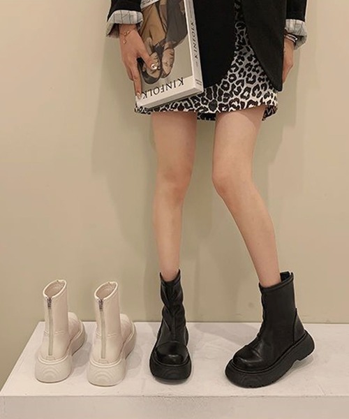 shoes365（シューズスリーシックスファイヴ）の「厚底ショートブーツ（ブーツ・レディース・ブラック/ホワイト・23.0cm/23.5cm/24.0cm/24.5cm/25.0cm）」の7枚目の写真