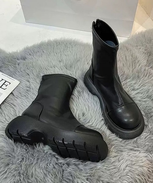 shoes365（シューズスリーシックスファイヴ）の「厚底ショートブーツ（ブーツ・レディース・ブラック/ホワイト・23.0cm/23.5cm/24.0cm/24.5cm/25.0cm）」の11枚目の写真
