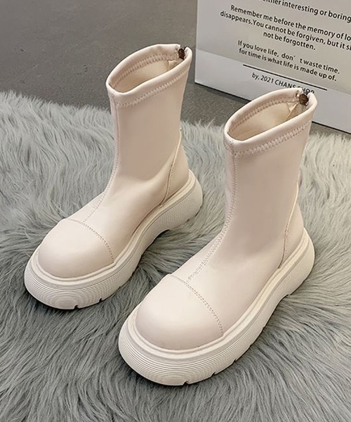 shoes365（シューズスリーシックスファイヴ）の「厚底ショートブーツ（ブーツ・レディース・ブラック/ホワイト・23.0cm/23.5cm/24.0cm/24.5cm/25.0cm）」の16枚目の写真