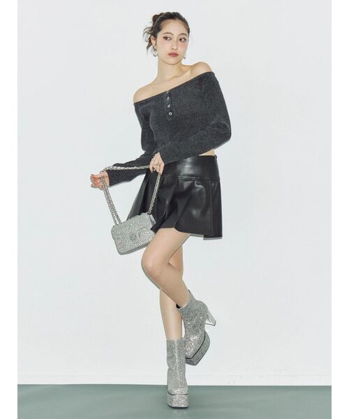 EVRIS（エヴリス）の「グリッターチャンキーヒールショートブーツ（ブーツ・レディース・シルバー/ブラック・MEDIUM/SMALL/LARGE）」の12枚目の写真