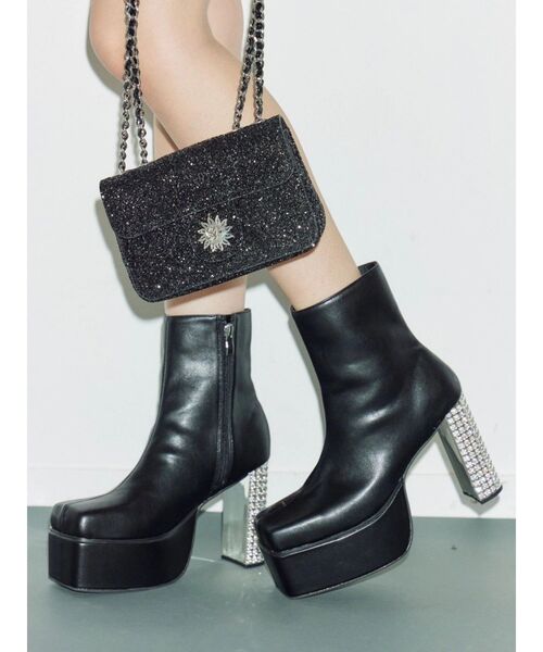 EVRIS（エヴリス）の「グリッターチャンキーヒールショートブーツ（ブーツ・レディース・シルバー/ブラック・MEDIUM/SMALL/LARGE）」の14枚目の写真