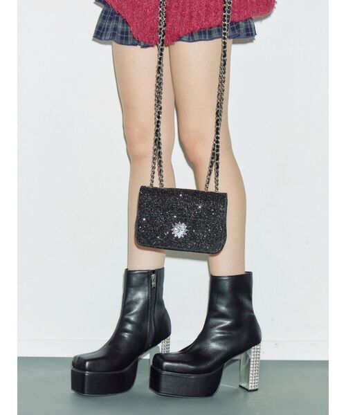 EVRIS（エヴリス）の「グリッターチャンキーヒールショートブーツ（ブーツ・レディース・シルバー/ブラック・MEDIUM/SMALL/LARGE）」の15枚目の写真