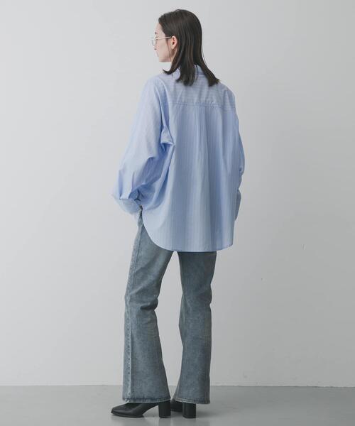 SENSE OF PLACE by URBAN RESEARCH（センスオブプレイスバイアーバンリサーチ）の「『イージーケア』レイヤードカフスルーズシャツ（シャツ/ブラウス・レディース・ライトブルー/ブルー系その他/ホワイト系その他・ONE）」の5枚目の写真
