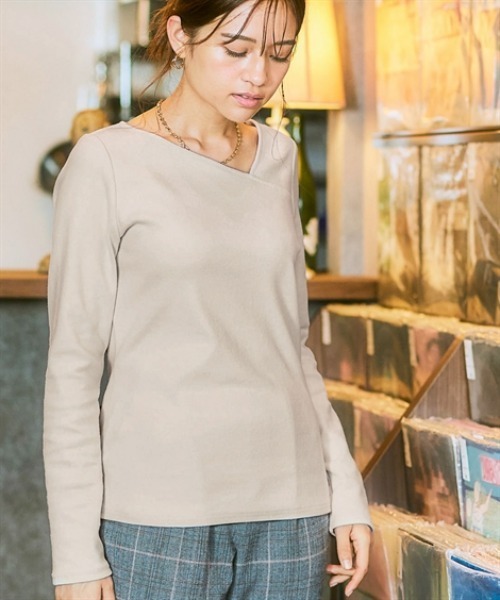 nissen(ニッセン)の「綿混アシンメトリーカットソートップス<大きいサイズ有>(Tシャツ/カットソー・レディース・ボルドー/ブラック/グレイッシュブルー/杢グレー/アイボリー・L/LL/M/S/3L)」の1枚目の写真