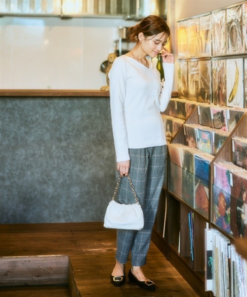 nissen(ニッセン)の「綿混アシンメトリーカットソートップス<大きいサイズ有>(Tシャツ/カットソー・レディース・ボルドー/ブラック/グレイッシュブルー/杢グレー/アイボリー・L/LL/M/S/3L)」の10枚目の写真