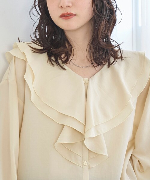 coen(コーエン)の「ラッフルカラー前開きブラウス(シャツ/ブラウス・レディース・クリーム/オフホワイト/ブラック・FREE)」の9枚目の写真