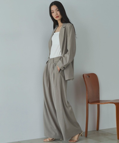 Doux archives（ドゥアルシーヴ）の「ストライプ３タックワイドパンツ（その他パンツ・レディース・ベージュ/チャコールグレー・SMALL/MEDIUM）」の18枚目の写真