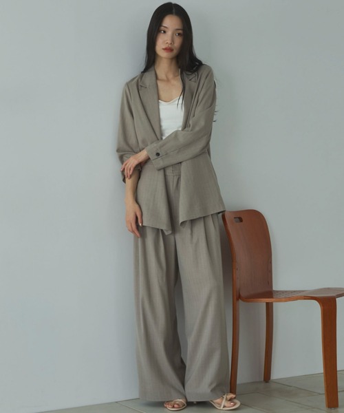 Doux archives（ドゥアルシーヴ）の「ストライプ３タックワイドパンツ（その他パンツ・レディース・ベージュ/チャコールグレー・SMALL/MEDIUM）」の21枚目の写真