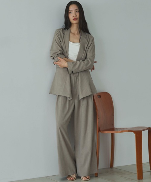 Doux archives（ドゥアルシーヴ）の「ストライプ３タックワイドパンツ（その他パンツ・レディース・ベージュ/チャコールグレー・SMALL/MEDIUM）」の22枚目の写真