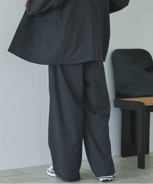 Doux archives（ドゥアルシーヴ）の「ストライプ３タックワイドパンツ（その他パンツ・レディース・ベージュ/チャコールグレー・SMALL/MEDIUM）」の12枚目の写真