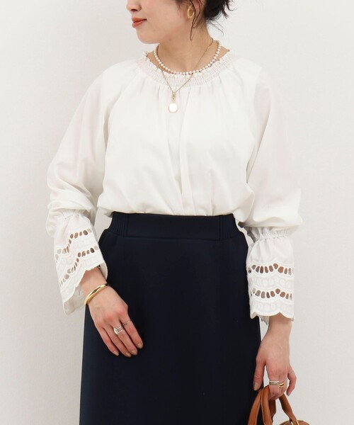 NOLLEY’S（ノーリーズ）の「袖レース前後2WAYブラウス（シャツ/ブラウス・レディース・オフホワイト/イエロー/ピンク・38）」の2枚目の写真