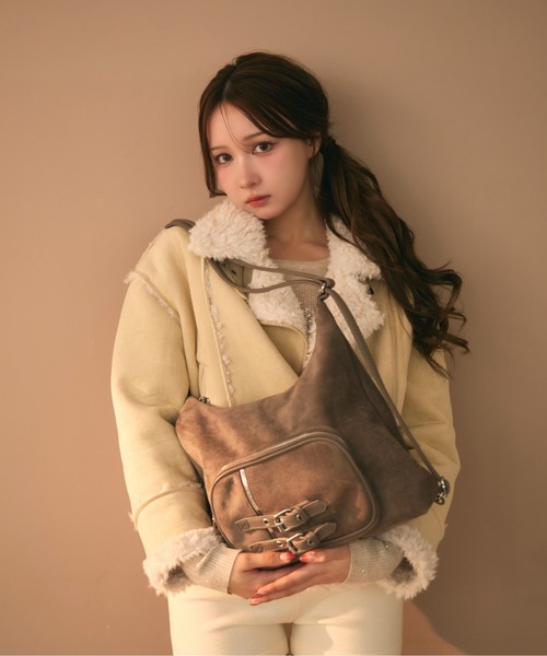 TITTY&CO.（ティティーアンドコー）の「スウェード調3Wayショルダーバッグ（ショルダーバッグ・レディース・ライトグレー/ブラック/カーキ/モカ・FREE）」の4枚目の写真