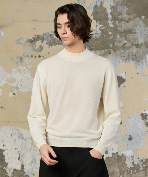 HYOJI（ヒョージ）の「カシミヤブレンドモックネッククロップニット（6カラー）（ニット/セーター・メンズ・ブラウン/チャコール/アイボリー/ブラック/グレイッシュブルー/グレー・L/M/XL）」の10枚目の写真